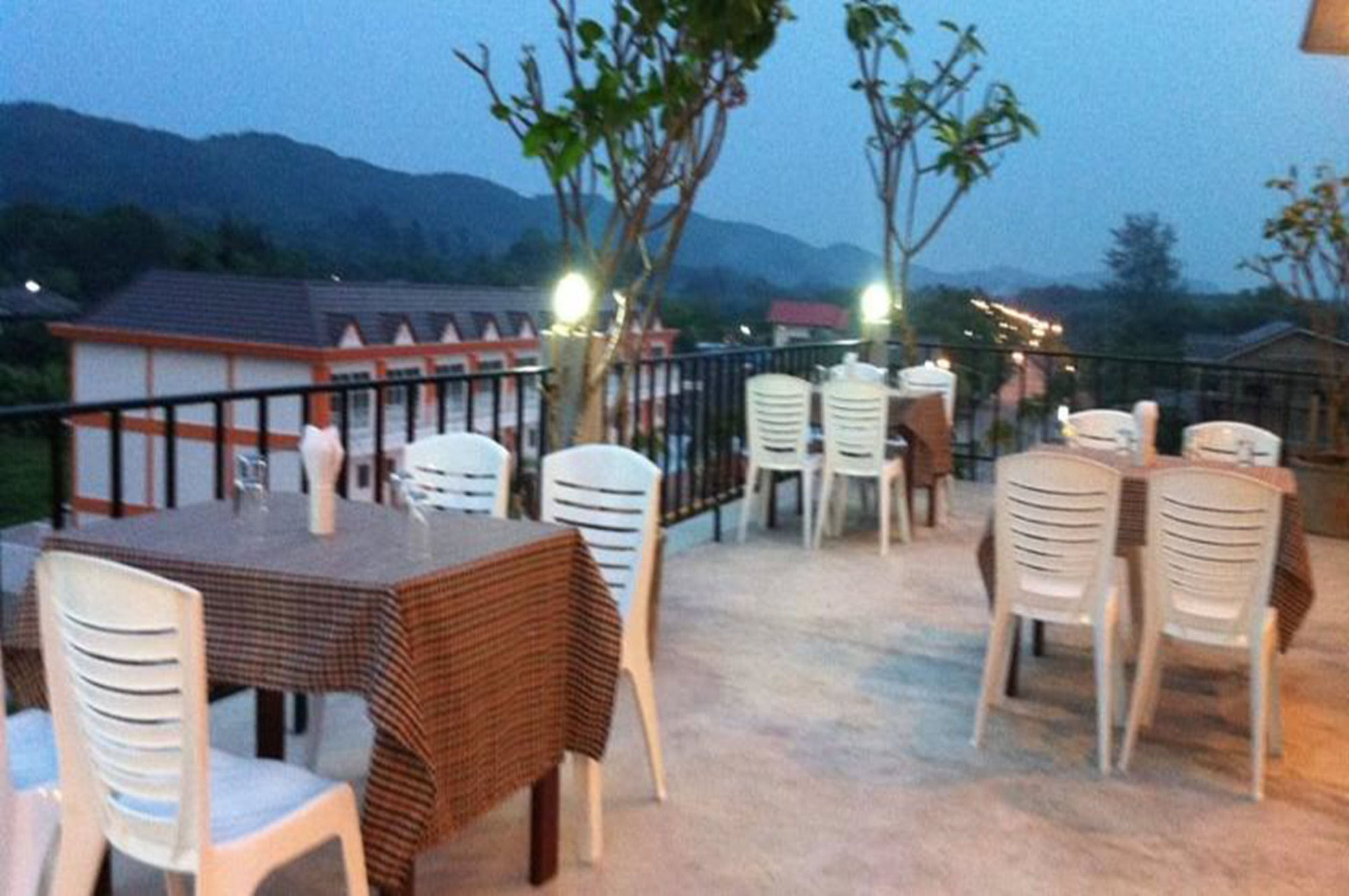 Fabb Chao Lao Beach Hotel Exterior photo